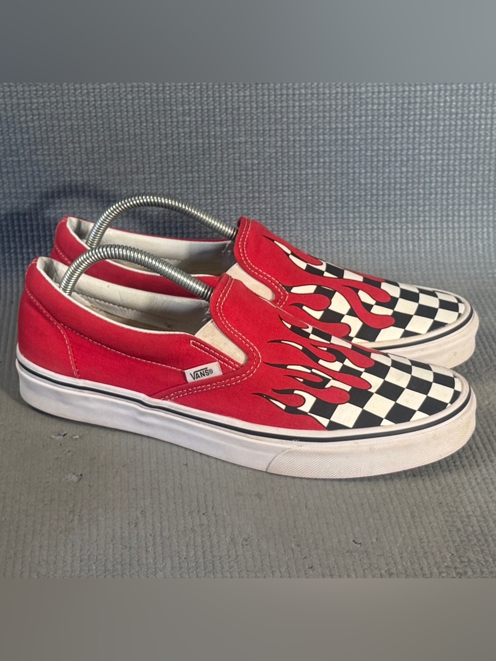 Vans Off The Wall Red & Black Flame Checkered Slip-On Sneakers Men’s Size 9.5 - Picture 2 of 9